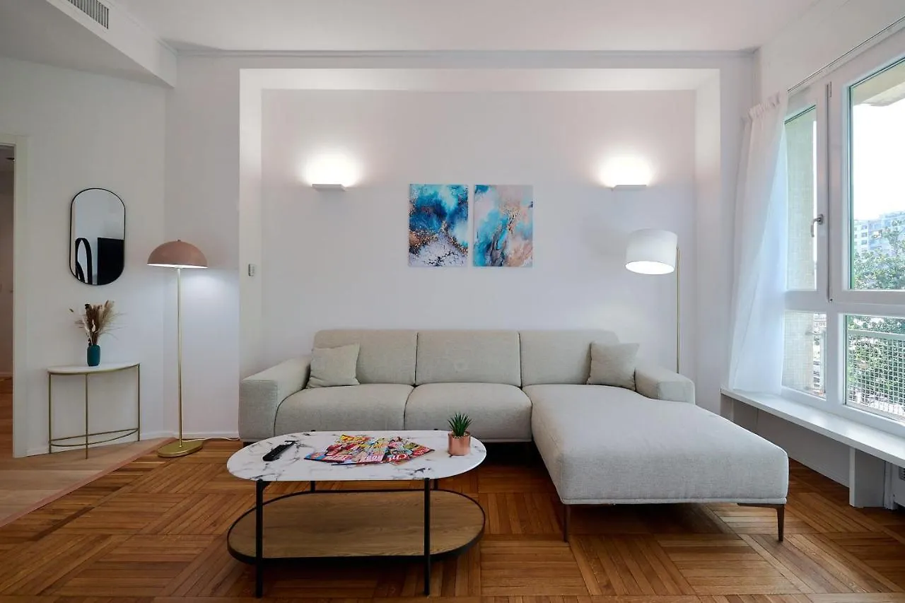 Apartment Repubblica Suite Iii-Hosted By Sweetstay Milan Italy