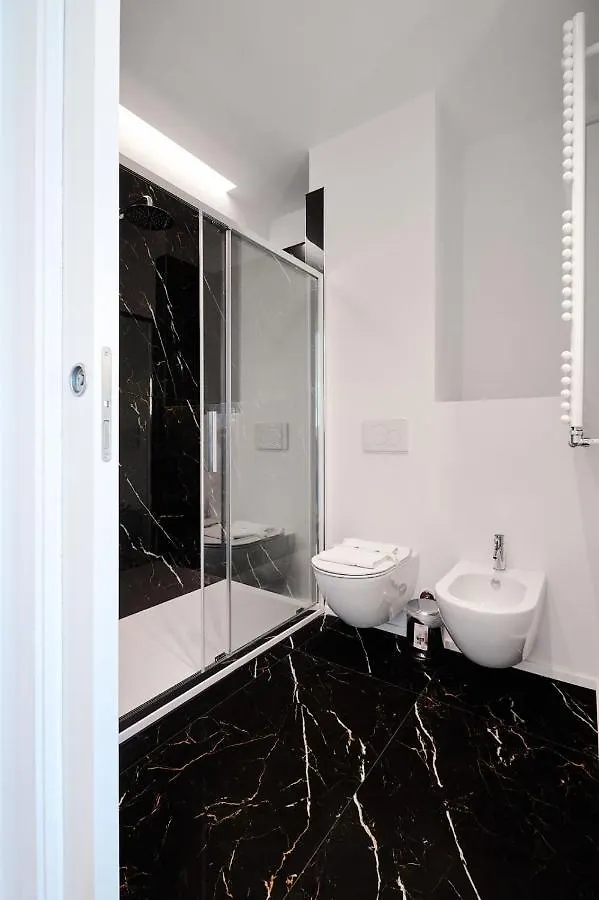 Apartment Repubblica Suite Iii-Hosted By Sweetstay Milan Italy
