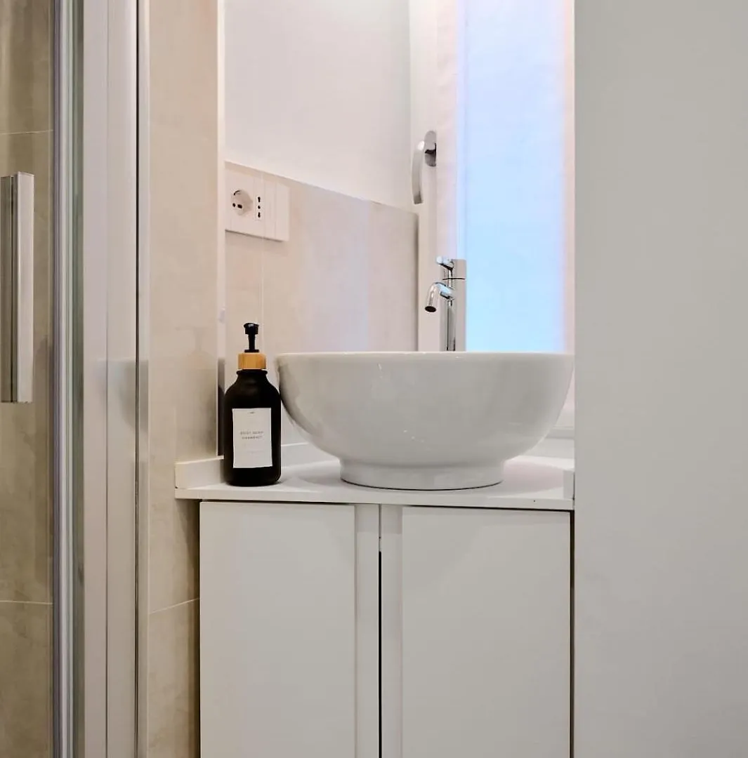 Apartment Repubblica Suite Iii-Hosted By Sweetstay Milan Italy