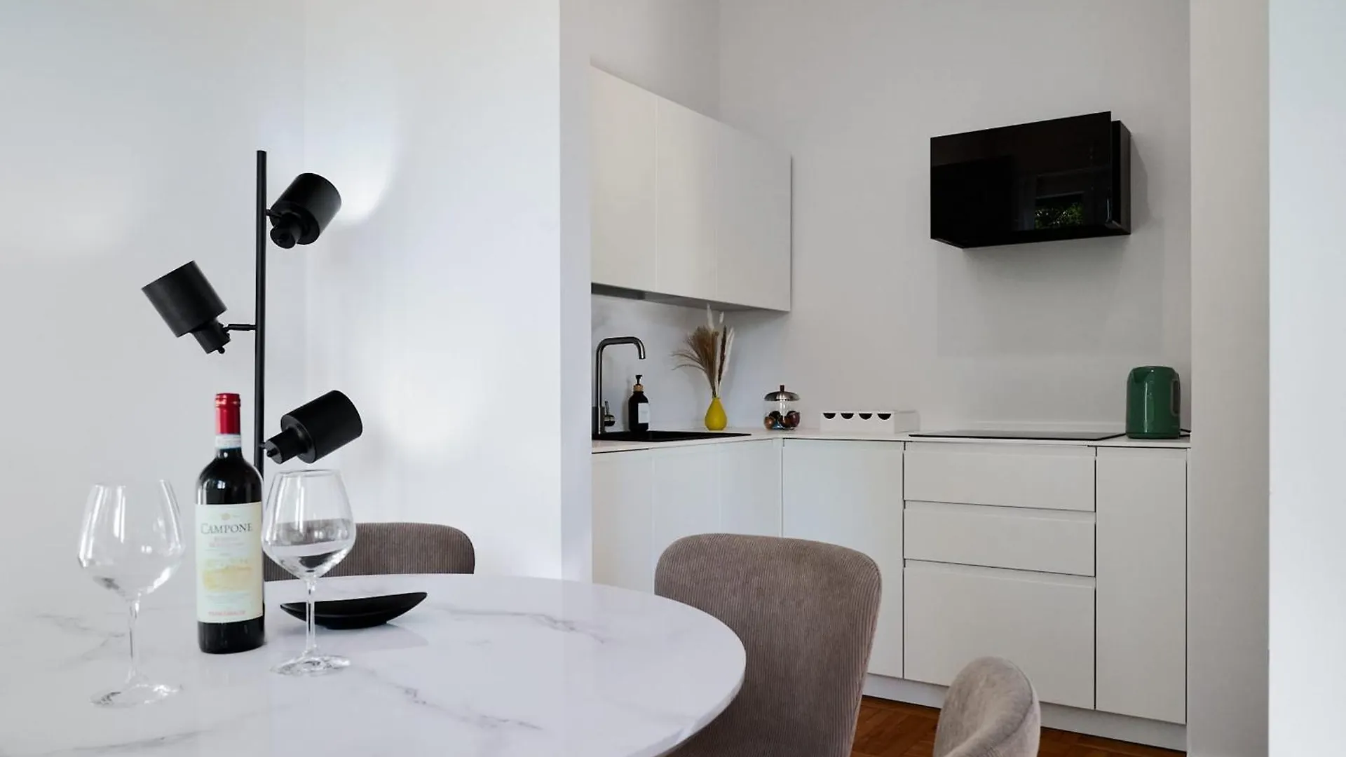 Repubblica Suite Iii-Hosted By Sweetstay Milan Apartment